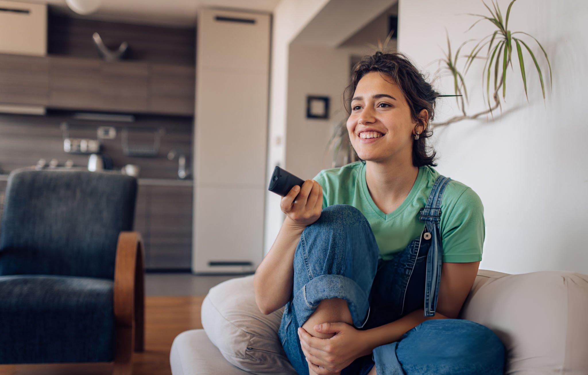 uPlay familj framför TV:n